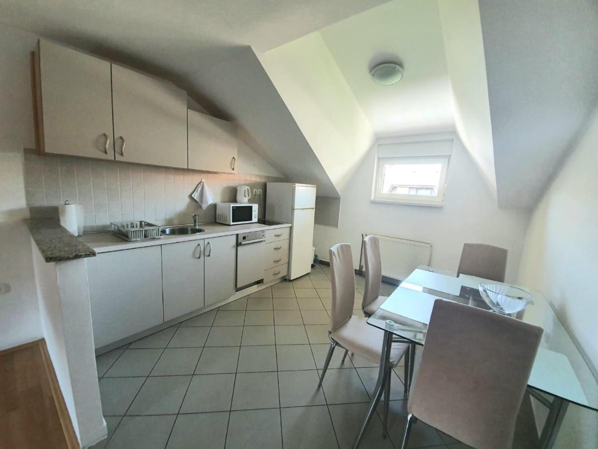Apartment Lily Near Zagreb Airport Velika Gorica Buitenkant foto